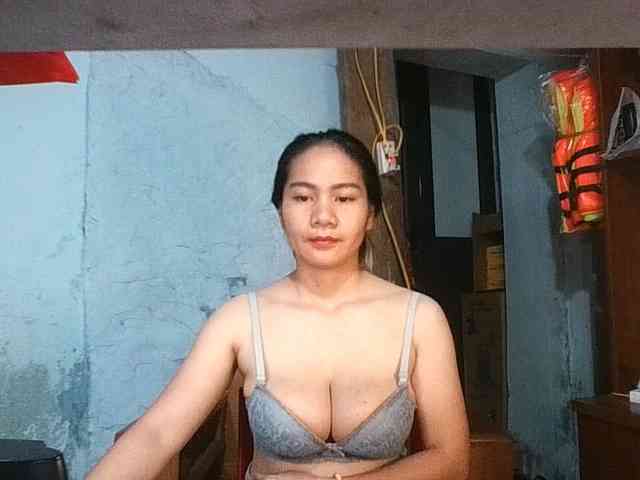 EllaShow93 webcam