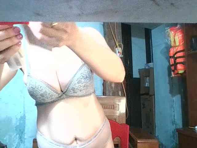 EllaShow93