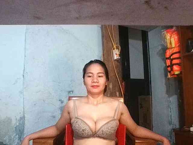 EllaShow93 webcam