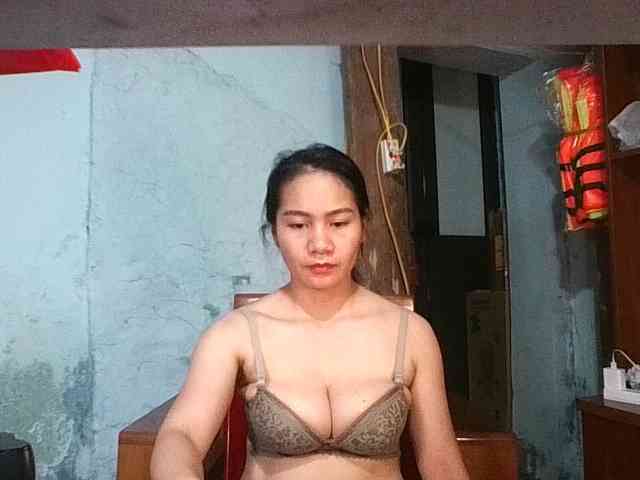 EllaShow93 webcam