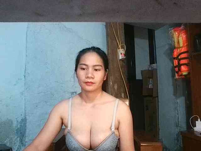 EllaShow93 webcam