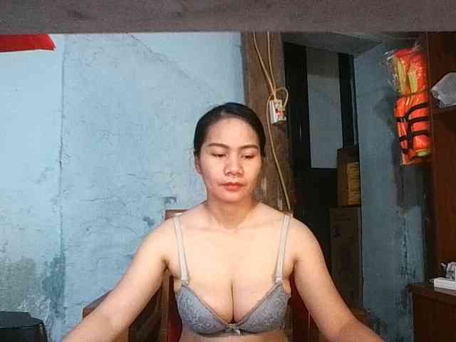 EllaShow93 webcam