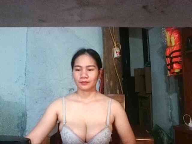 EllaShow93 webcam