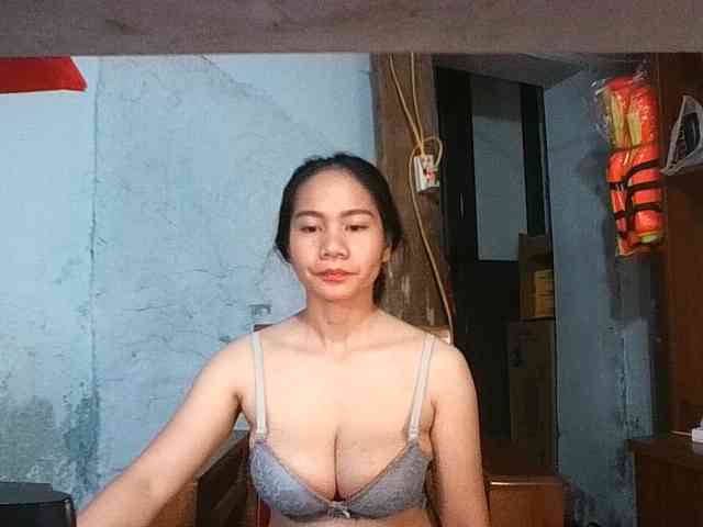 EllaShow93 webcam