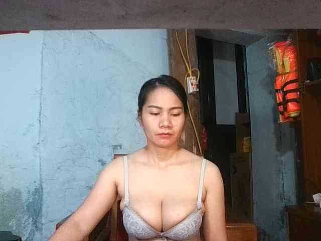 EllaShow93 webcam