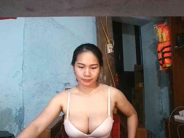 EllaShow93 webcam
