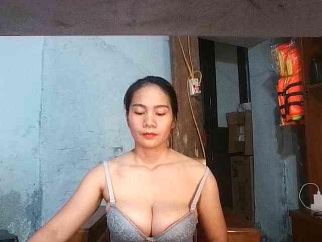 EllaShow93 webcam