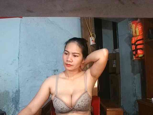 EllaShow93 webcam