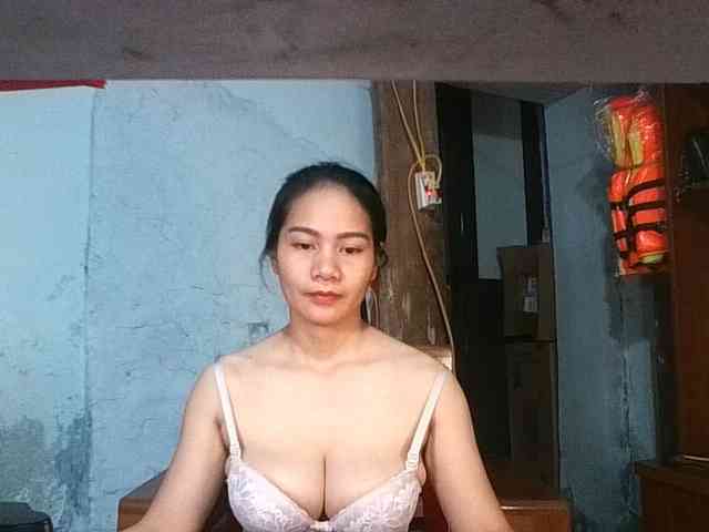 EllaShow93 webcam