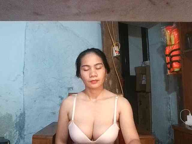 EllaShow93 webcam