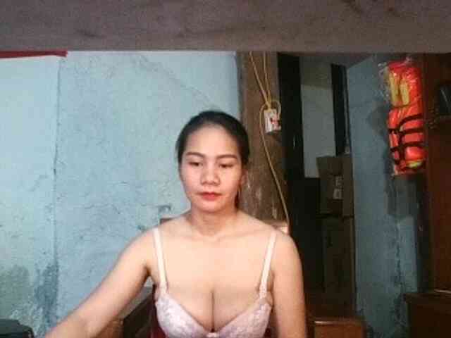 EllaShow93 webcam