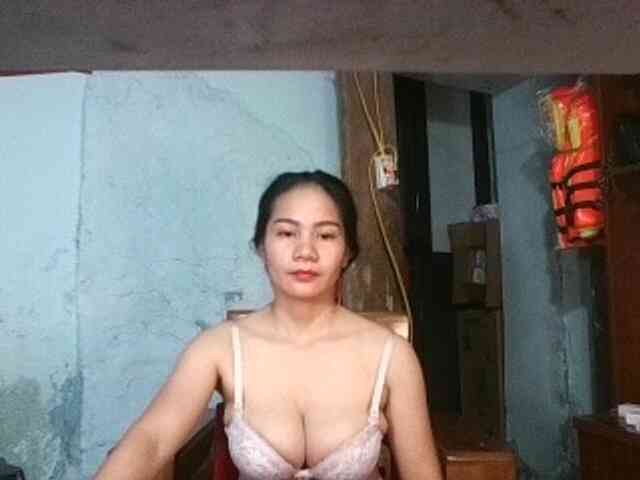 EllaShow93 webcam