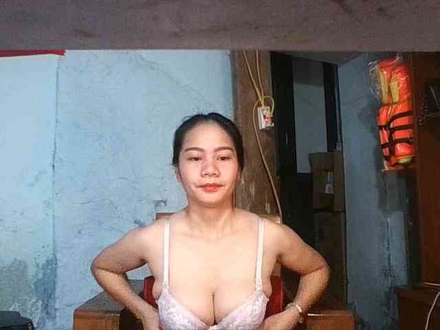 EllaShow93 webcam