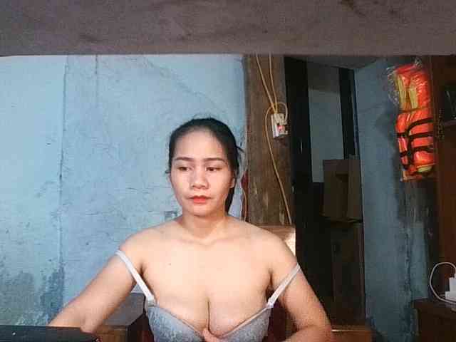 EllaShow93 webcam