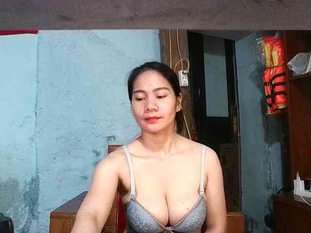 EllaShow93 webcam