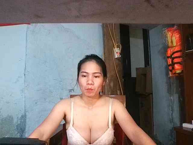EllaShow93 webcam
