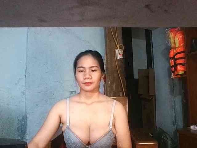 EllaShow93 webcam