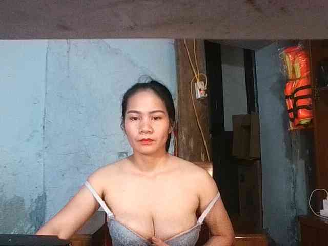 EllaShow93 webcam