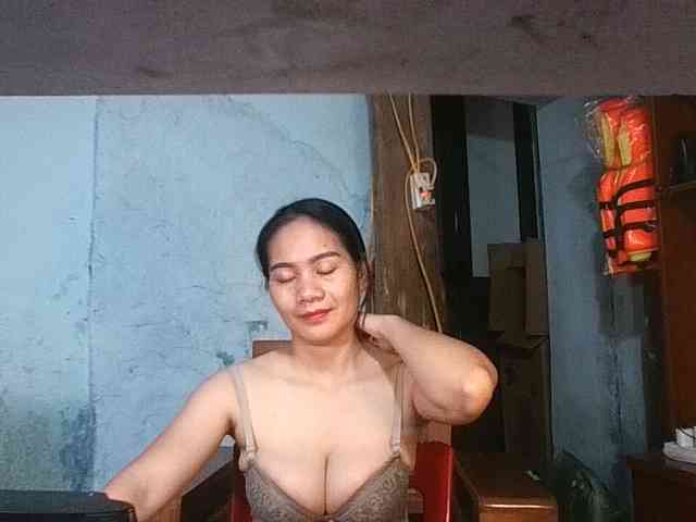 EllaShow93 webcam