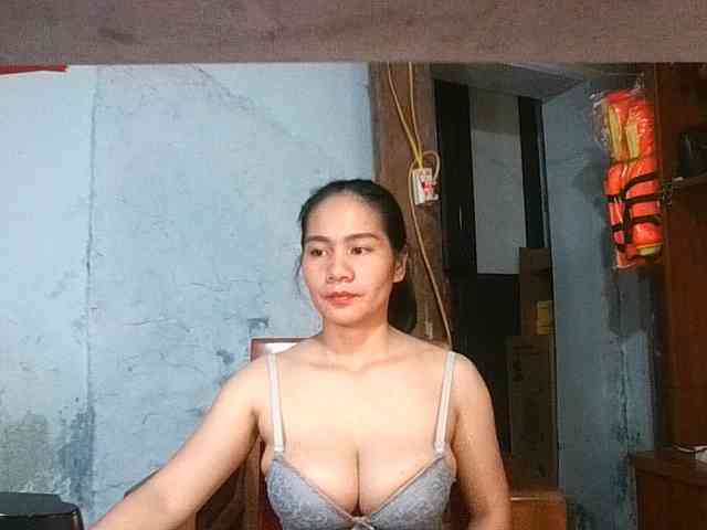 EllaShow93 webcam