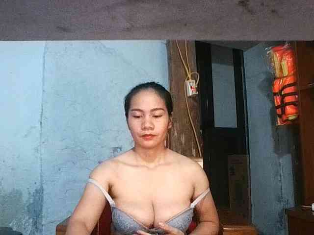 EllaShow93 webcam