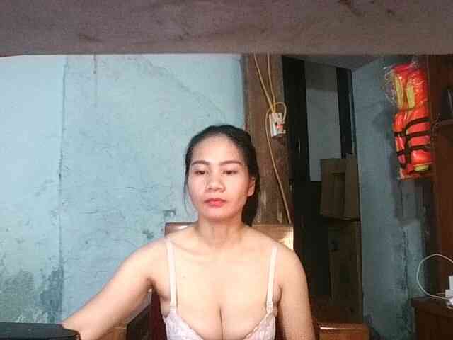 EllaShow93 webcam
