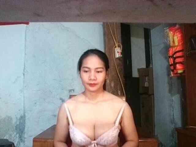 EllaShow93 webcam