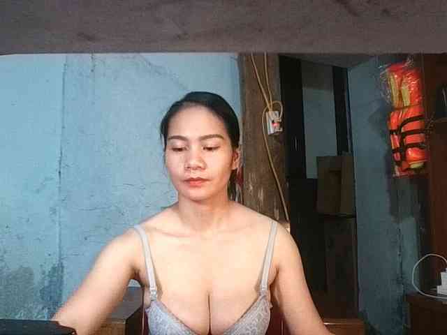 EllaShow93 webcam