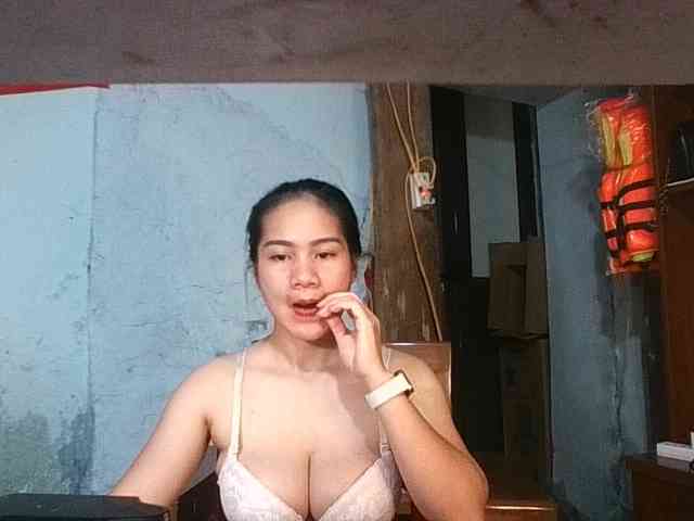 EllaShow93 webcam