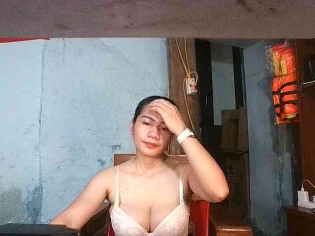 EllaShow93 webcam