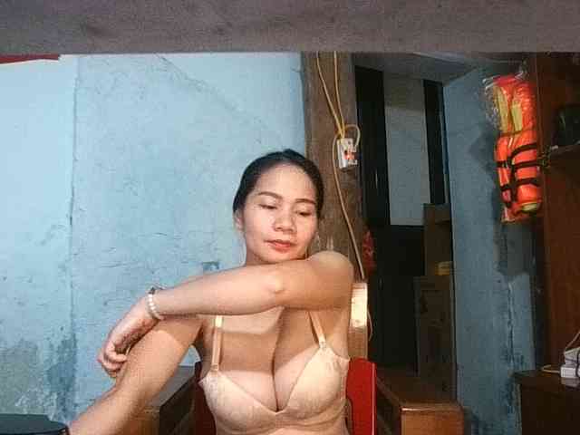 EllaShow93 webcam