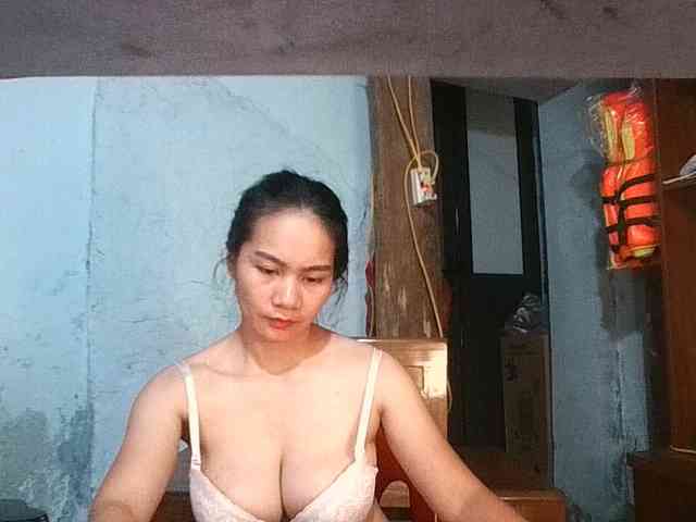 EllaShow93 webcam