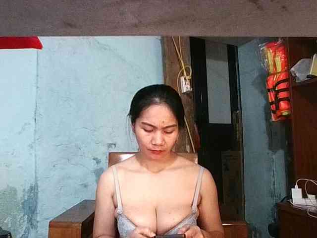 EllaShow93 webcam