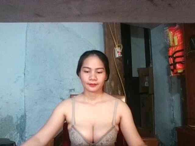 EllaShow93 webcam