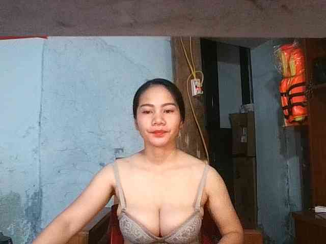 EllaShow93 webcam