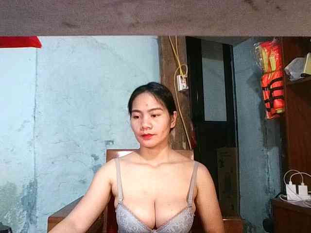 EllaShow93 webcam