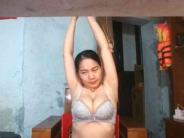 EllaShow93 webcam