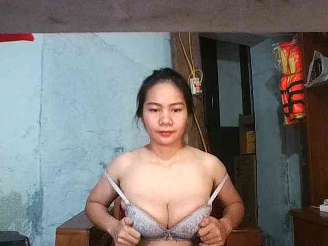 EllaShow93 webcam