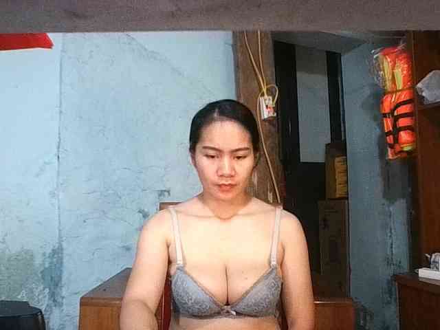 EllaShow93 webcam