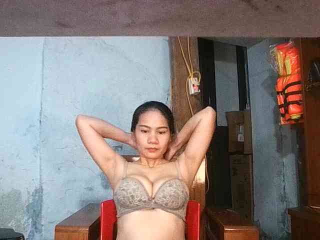 EllaShow93 webcam