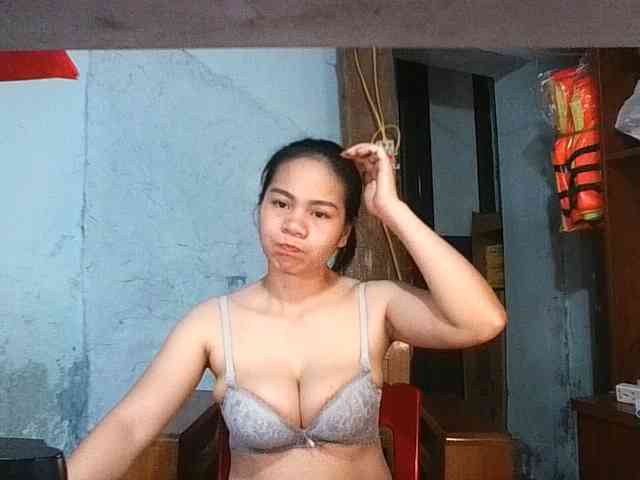 EllaShow93 webcam