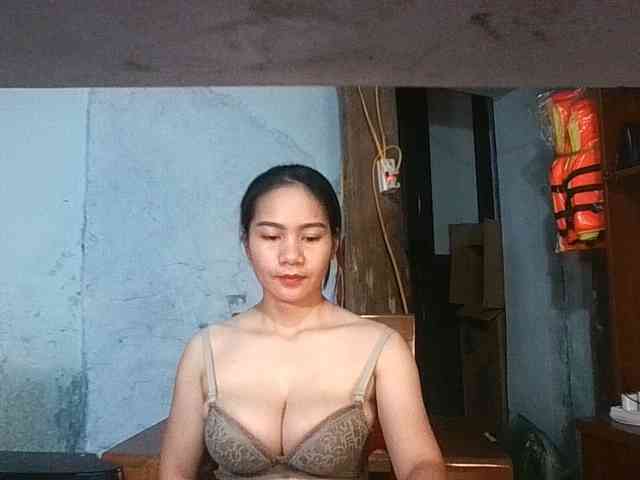 EllaShow93 webcam