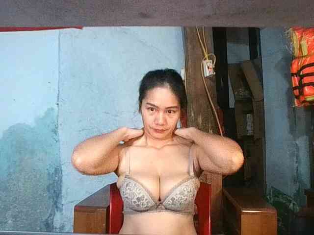 EllaShow93 webcam