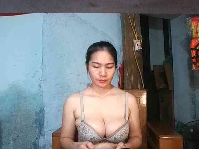 EllaShow93 webcam