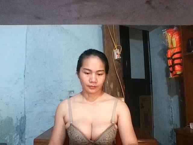 EllaShow93 webcam
