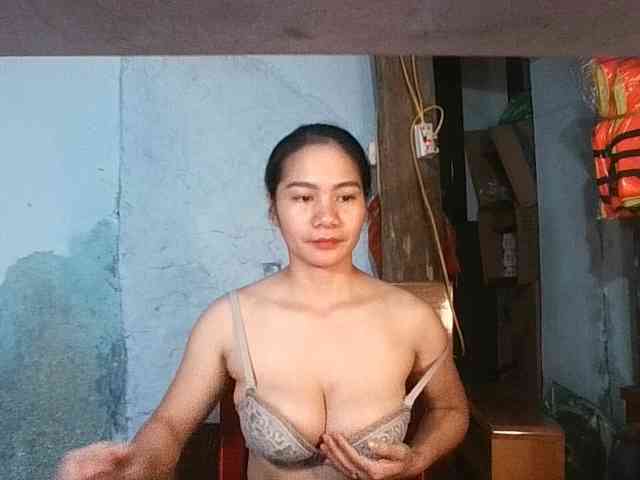 EllaShow93 webcam