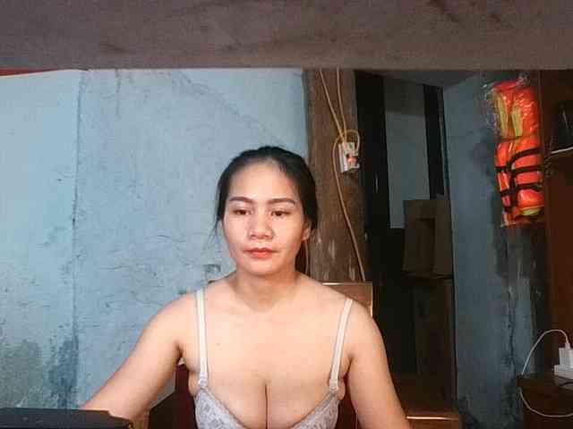EllaShow93 webcam