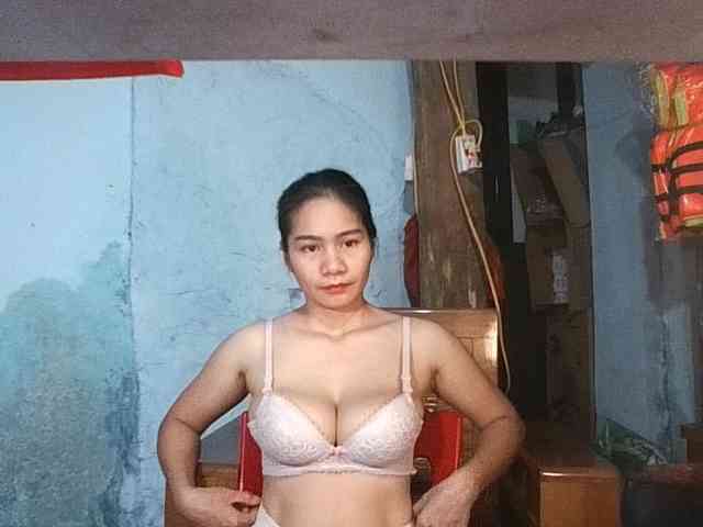 EllaShow93 webcam