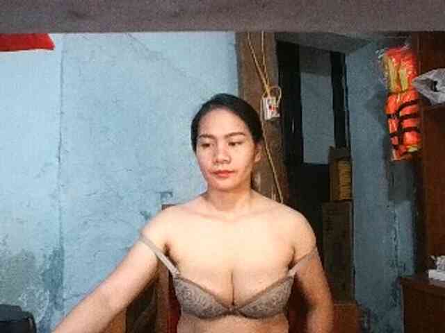 Model: EllaShow93