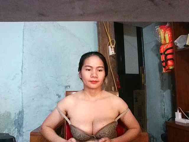 Model: EllaShow93